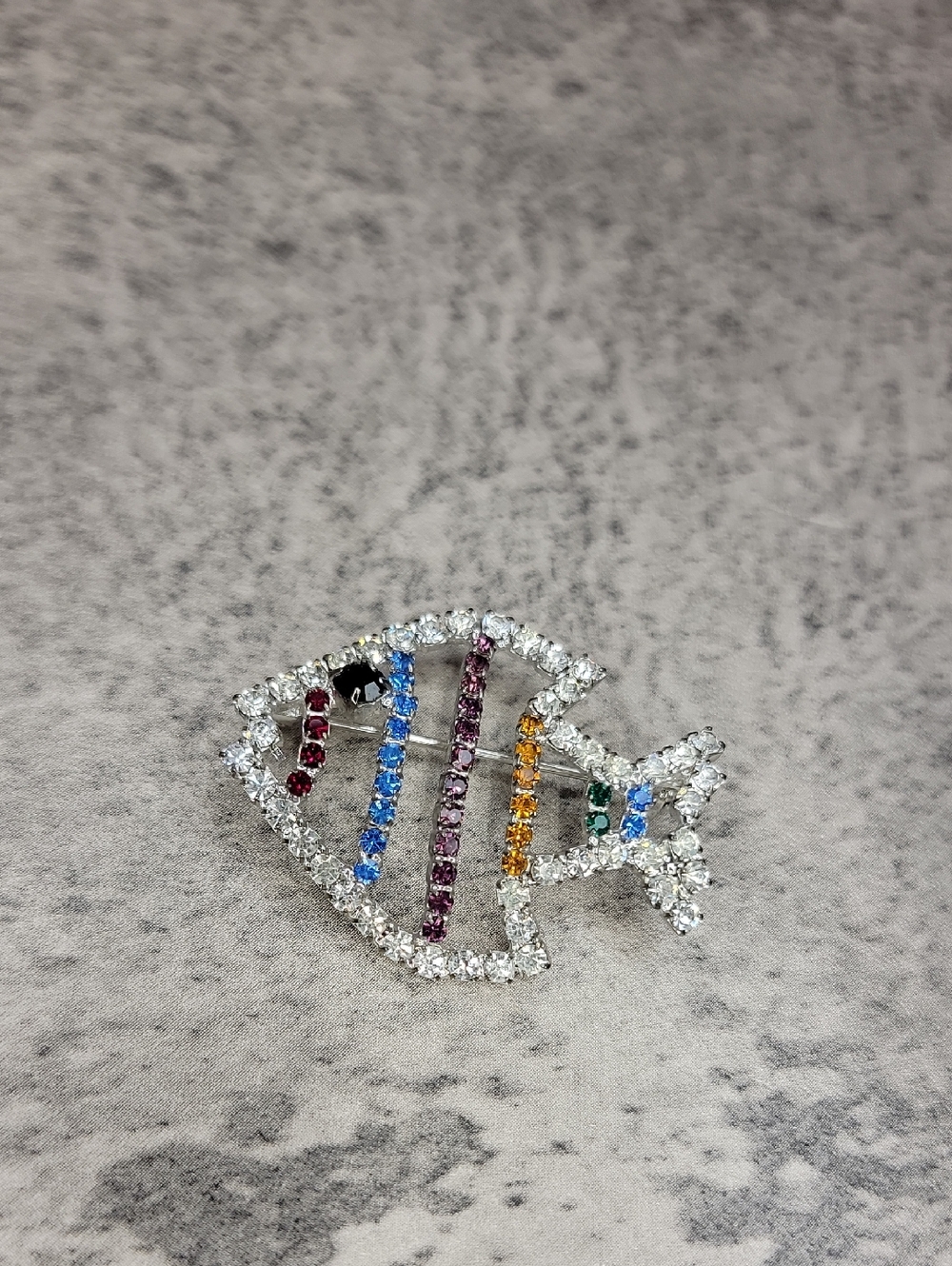 Vintage Rhinestone Fish Brooch - Picture 5 of 8